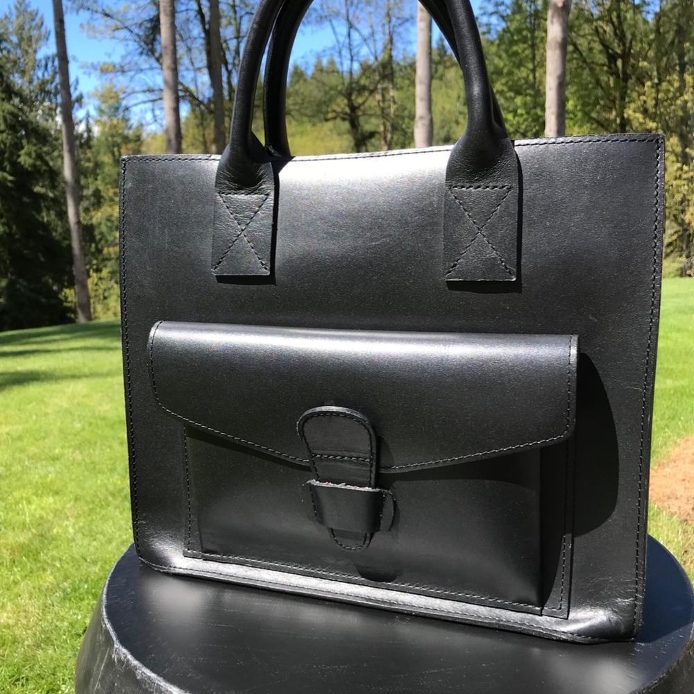 Michael Green Solid Leather Handbag Black